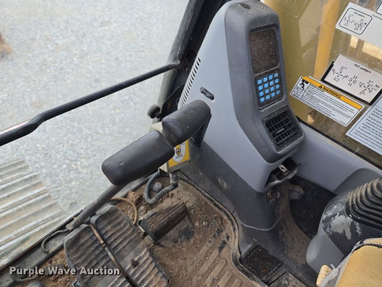 image for item ND9400 2010 Komatsu PC228USLC-3E0 excavator