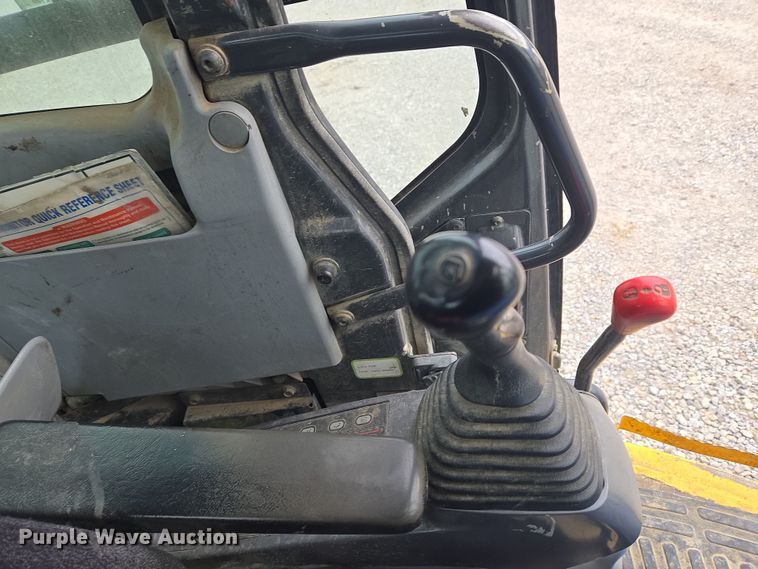 image for item ND9400 2010 Komatsu PC228USLC-3E0 excavator