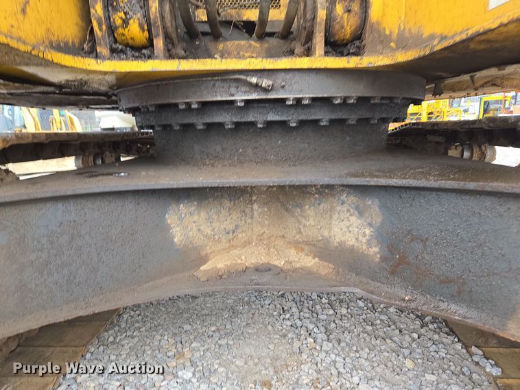 image for item ND9400 2010 Komatsu PC228USLC-3E0 excavator