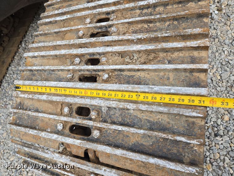 image for item ND9400 2010 Komatsu PC228USLC-3E0 excavator