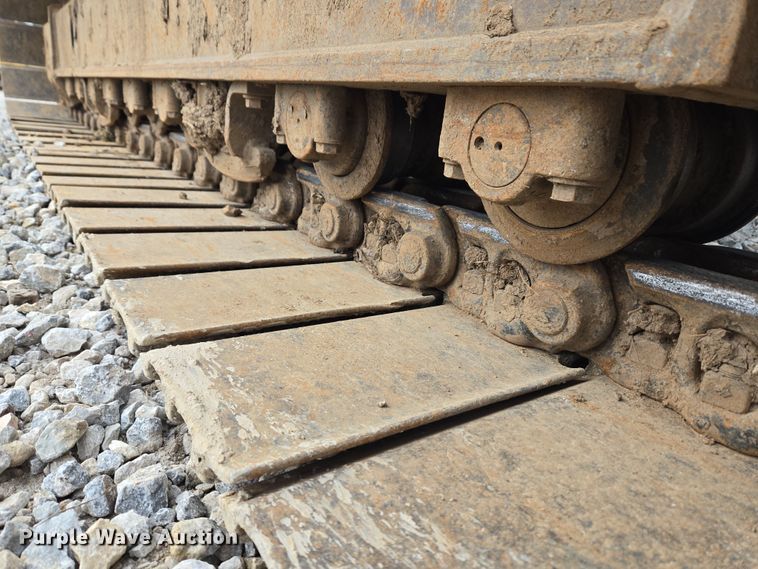 image for item ND9400 2010 Komatsu PC228USLC-3E0 excavator