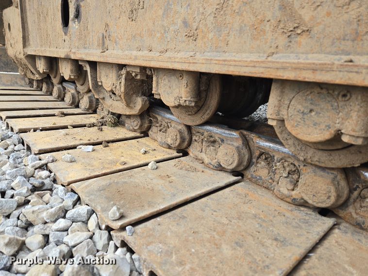 image for item ND9400 2010 Komatsu PC228USLC-3E0 excavator