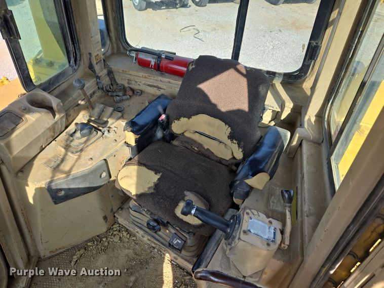 image for item ND9401 1993 Caterpillar D8N dozer