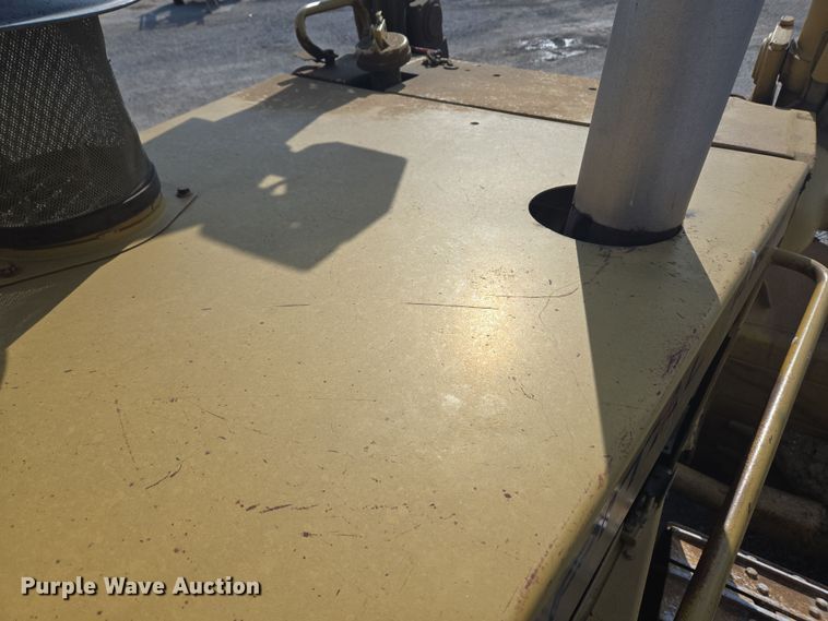 image for item ND9401 1993 Caterpillar D8N dozer