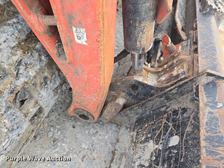 image for item ND9402 Kubota SVL90-2 skid steer loader