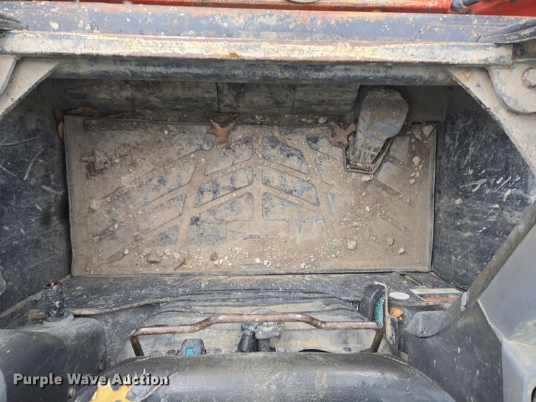 image for item ND9402 Kubota SVL90-2 skid steer loader