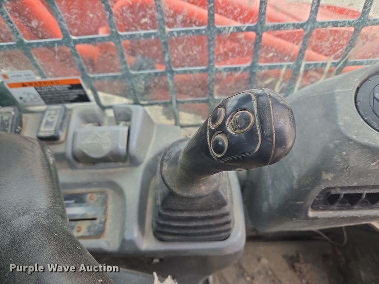 image for item ND9402 Kubota SVL90-2 skid steer loader