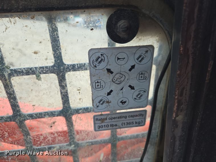 image for item ND9402 Kubota SVL90-2 skid steer loader