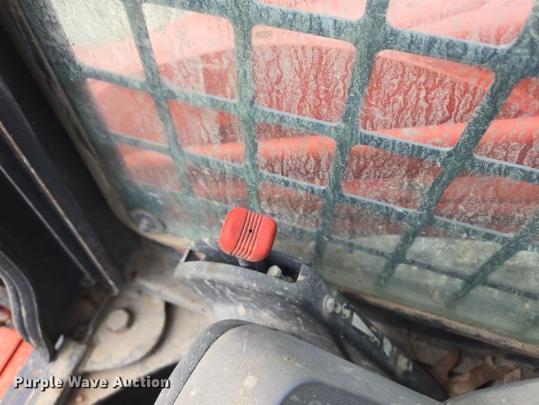 image for item ND9402 Kubota SVL90-2 skid steer loader