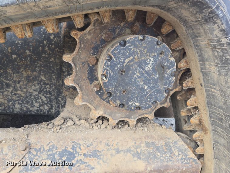 image for item ND9402 Kubota SVL90-2 skid steer loader