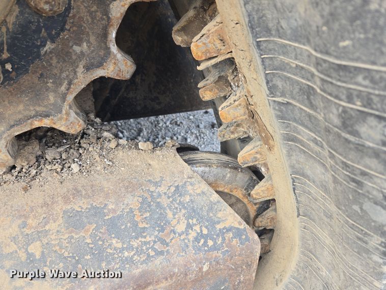 image for item ND9402 Kubota SVL90-2 skid steer loader