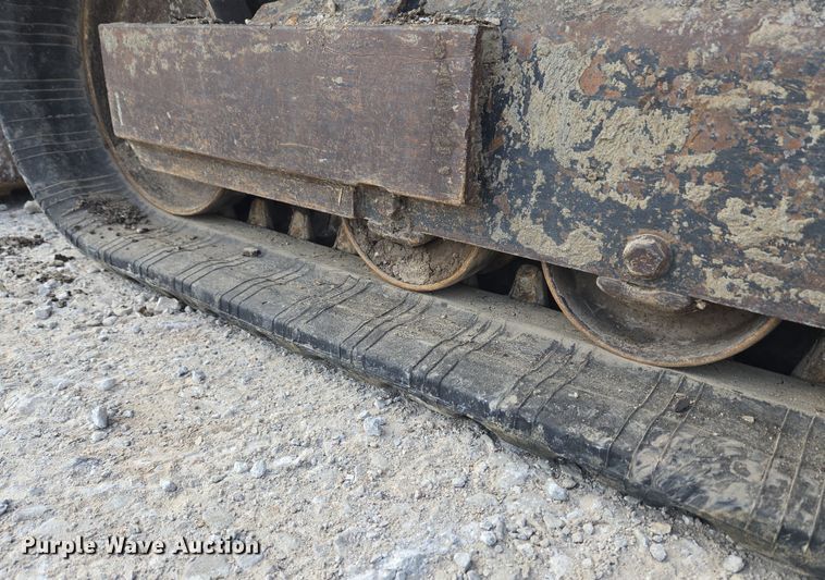 image for item ND9402 Kubota SVL90-2 skid steer loader