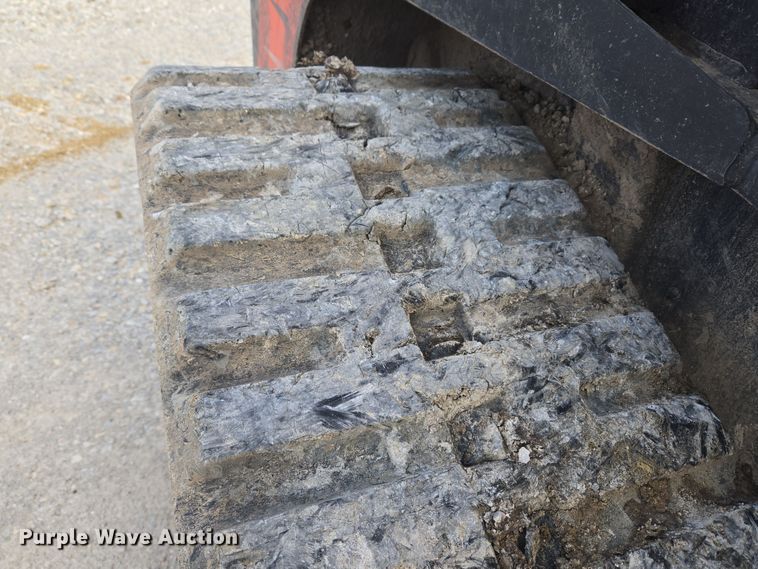 image for item ND9402 Kubota SVL90-2 skid steer loader