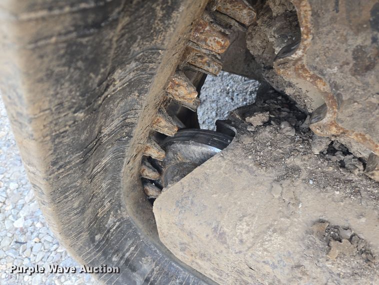 image for item ND9402 Kubota SVL90-2 skid steer loader