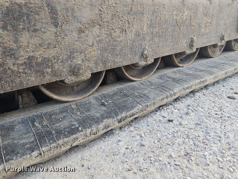 image for item ND9402 Kubota SVL90-2 skid steer loader