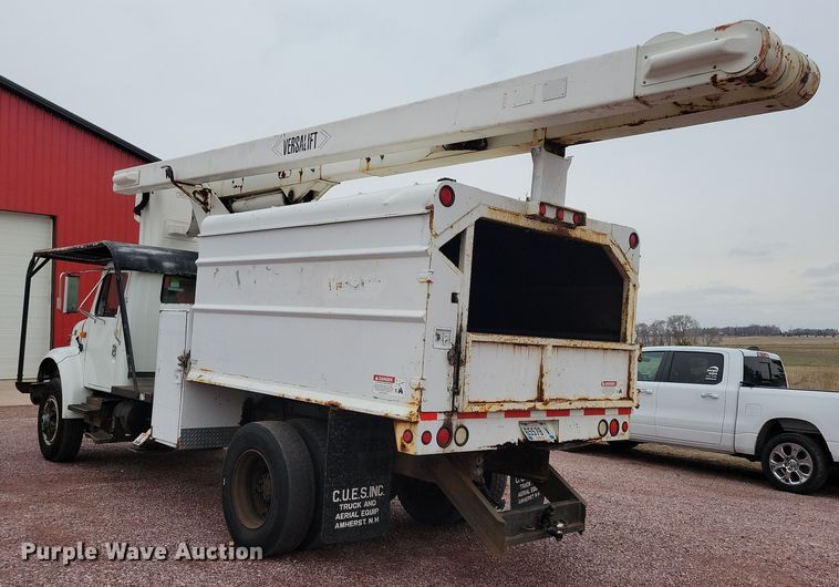 image for item NV9761 2001 International 4900 forestry bucket truck