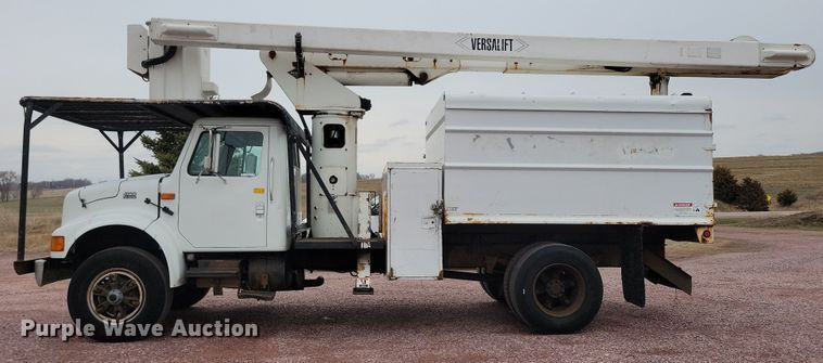 image for item NV9761 2001 International 4900 forestry bucket truck