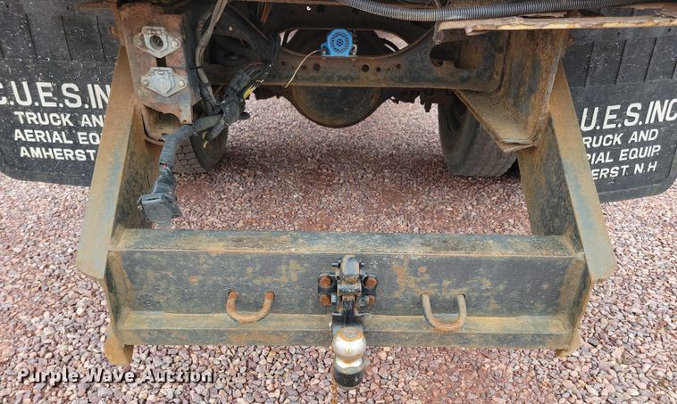 image for item NV9761 2001 International 4900 forestry bucket truck