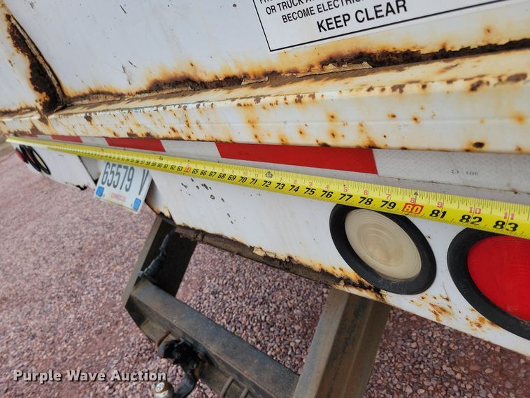 image for item NV9761 2001 International 4900 forestry bucket truck