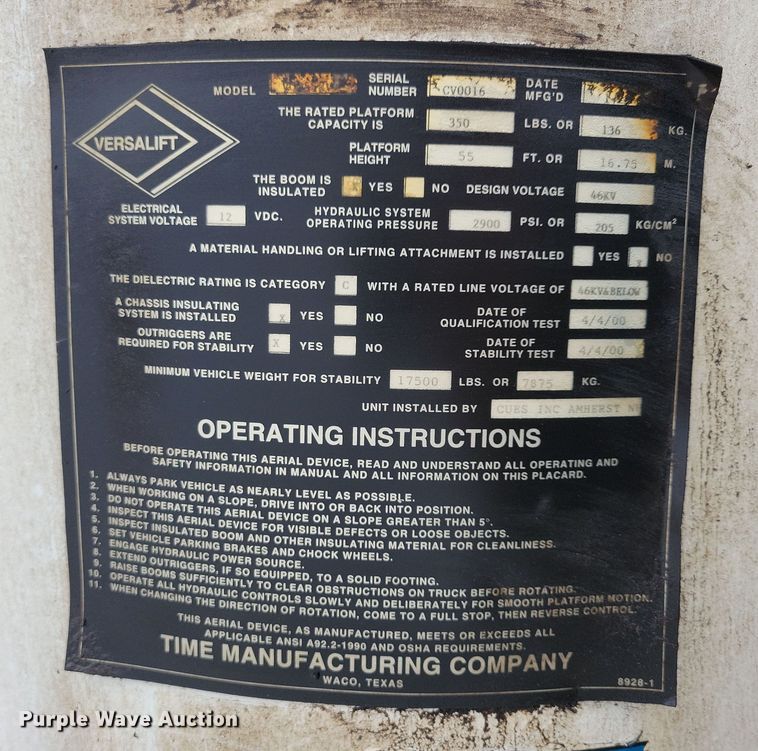 image for item NV9761 2001 International 4900 forestry bucket truck