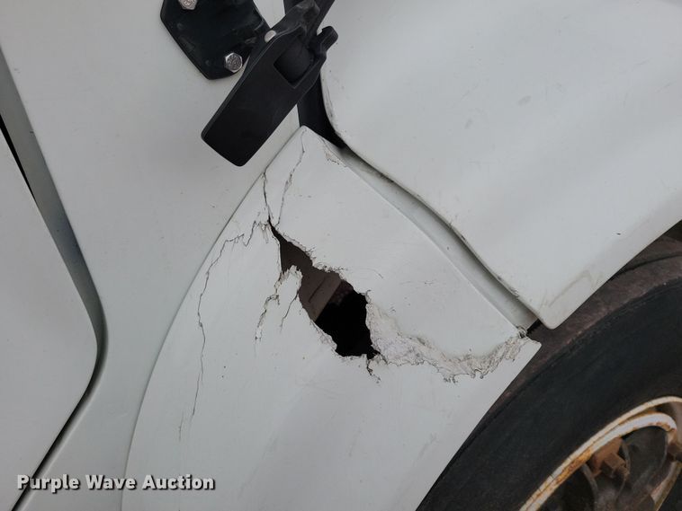 image for item NV9761 2001 International 4900 forestry bucket truck