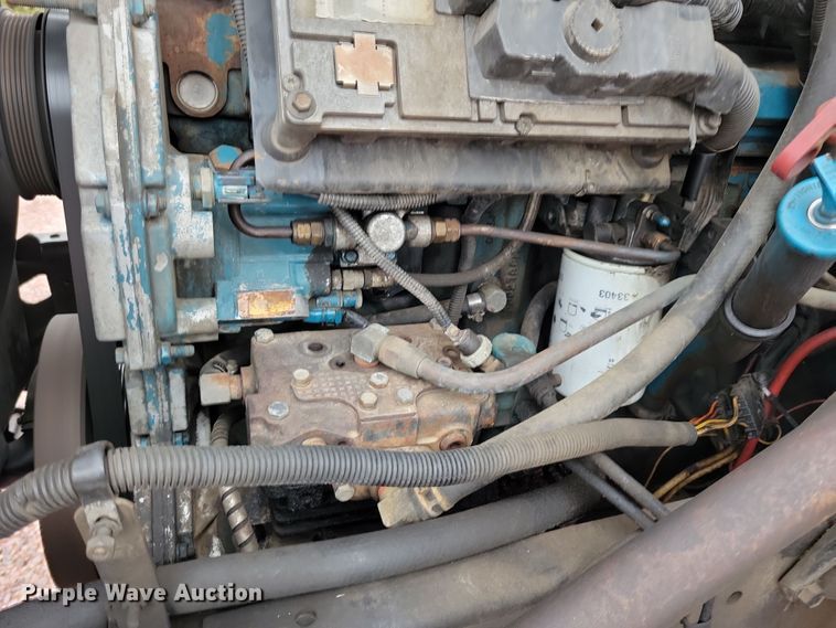 image for item NV9761 2001 International 4900 forestry bucket truck