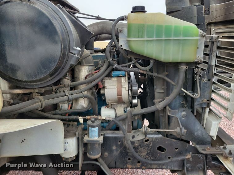 image for item NV9761 2001 International 4900 forestry bucket truck