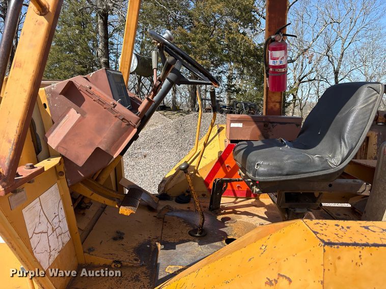 image for item OB9461 1986 Case 580 Super E backhoe