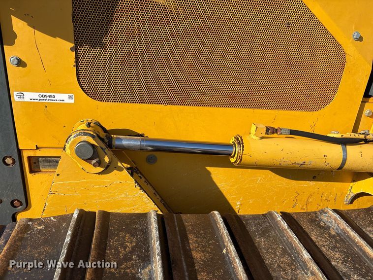 image for item OB9480 2006 John Deere 650J LGP dozer