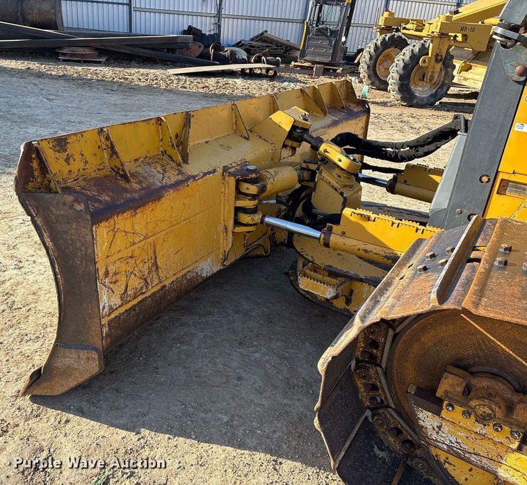 image for item OB9480 2006 John Deere 650J LGP dozer