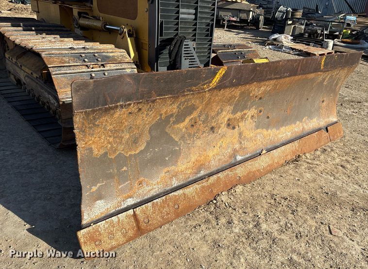 image for item OB9480 2006 John Deere 650J LGP dozer