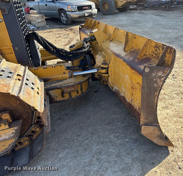 image for item OB9480 2006 John Deere 650J LGP dozer