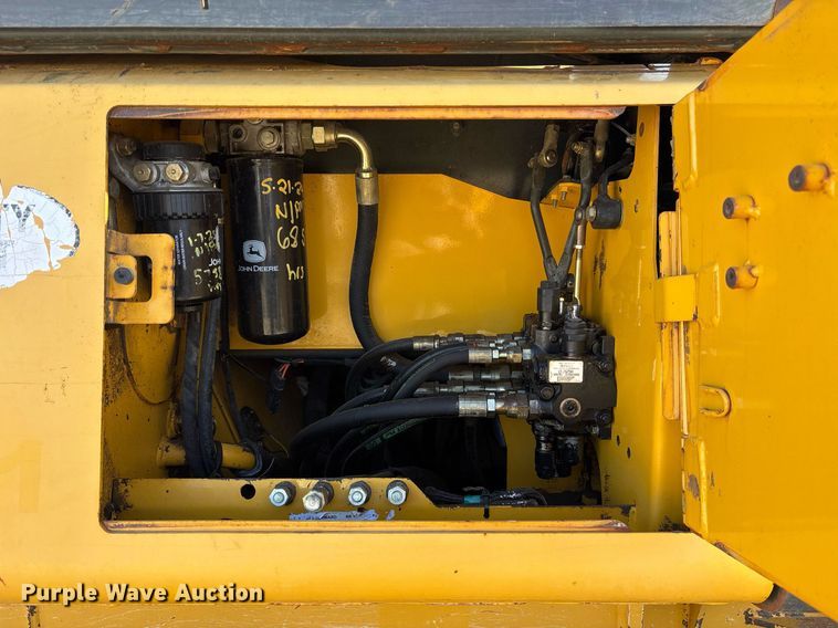 image for item OB9480 2006 John Deere 650J LGP dozer