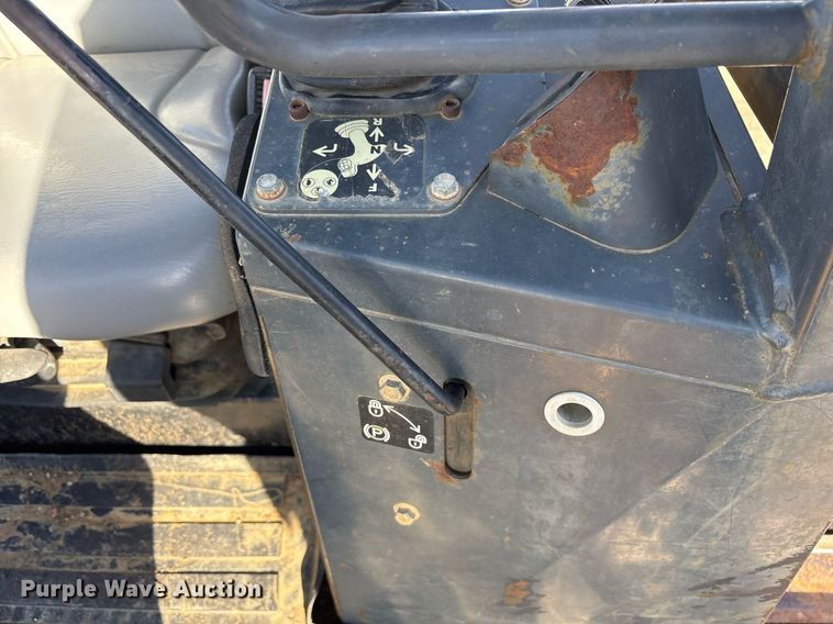 image for item OB9480 2006 John Deere 650J LGP dozer