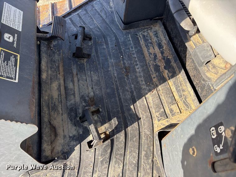 image for item OB9480 2006 John Deere 650J LGP dozer