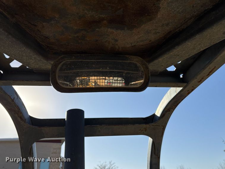 image for item OB9480 2006 John Deere 650J LGP dozer