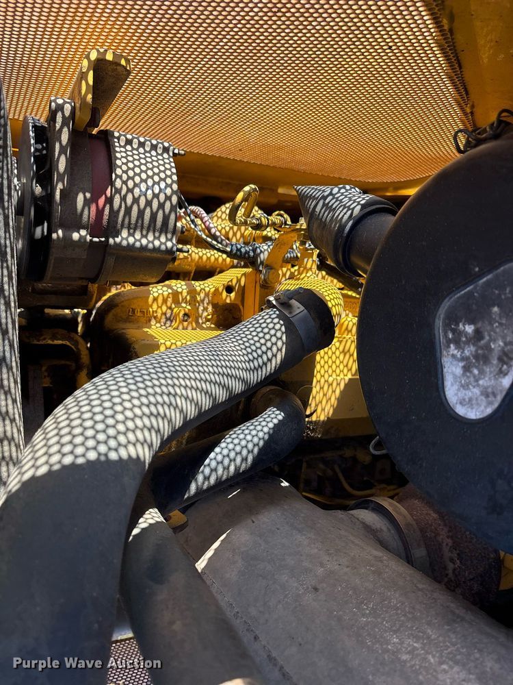 image for item OB9480 2006 John Deere 650J LGP dozer