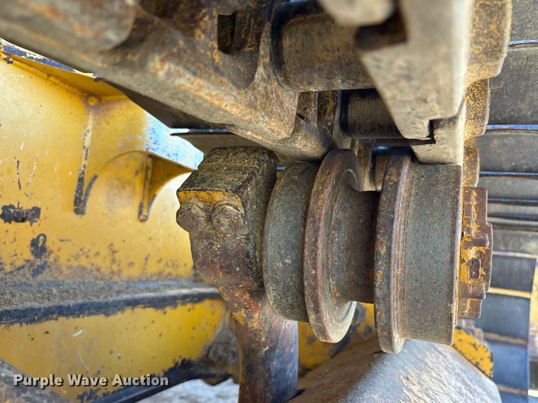 image for item OB9480 2006 John Deere 650J LGP dozer