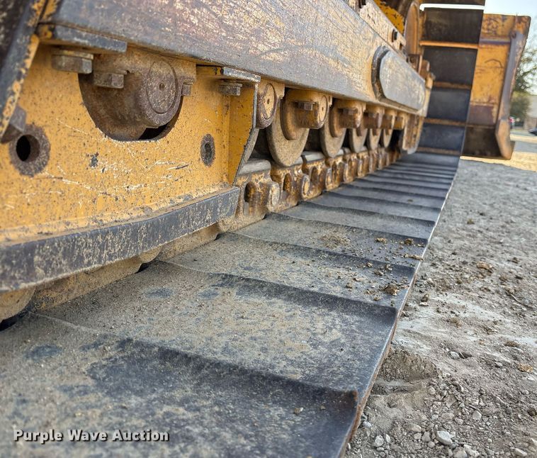 image for item OB9480 2006 John Deere 650J LGP dozer