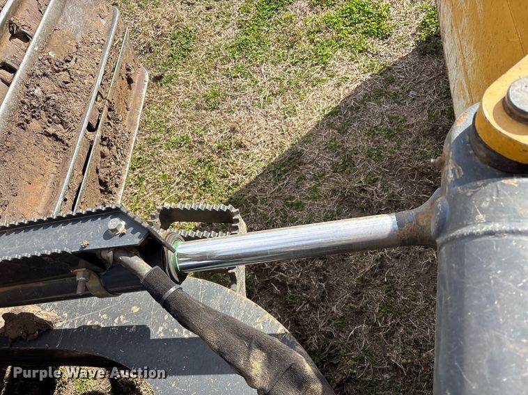 image for item OB9520 2019 John Deere 650K LGP dozer