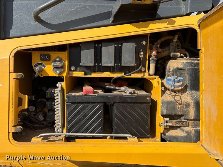 image for item OB9520 2019 John Deere 650K LGP dozer