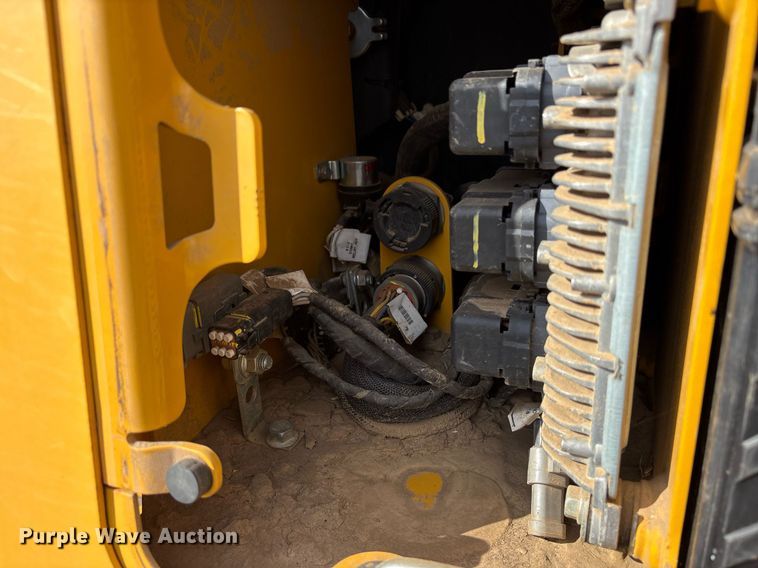 image for item OB9520 2019 John Deere 650K LGP dozer