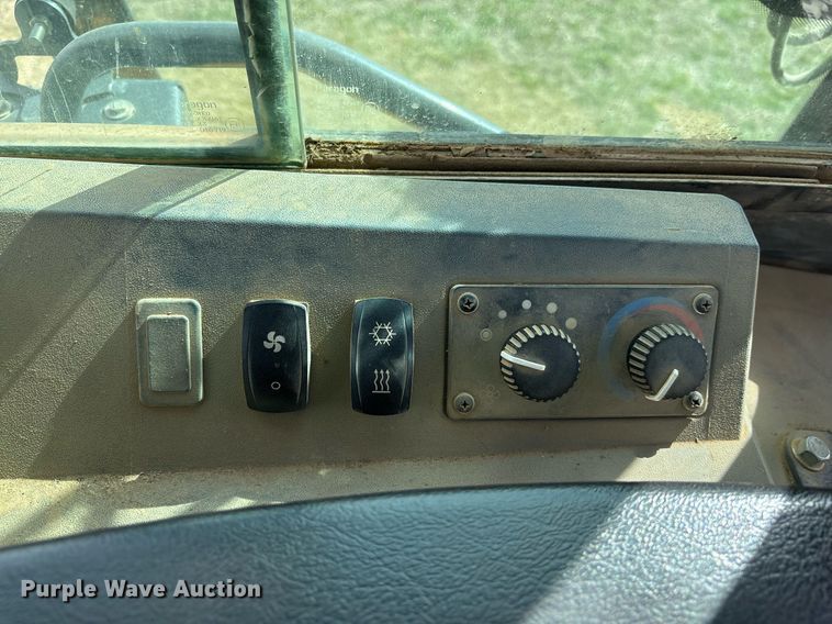 image for item OB9520 2019 John Deere 650K LGP dozer