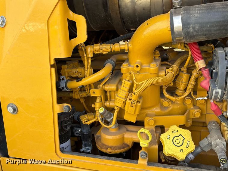 image for item OB9520 2019 John Deere 650K LGP dozer