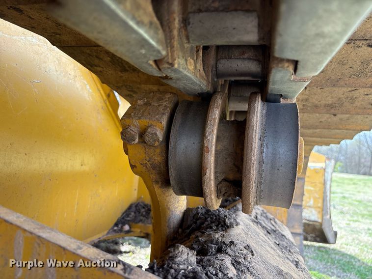 image for item OB9520 2019 John Deere 650K LGP dozer