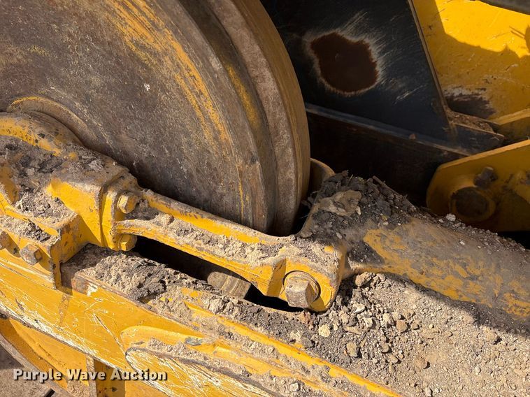 image for item OB9520 2019 John Deere 650K LGP dozer