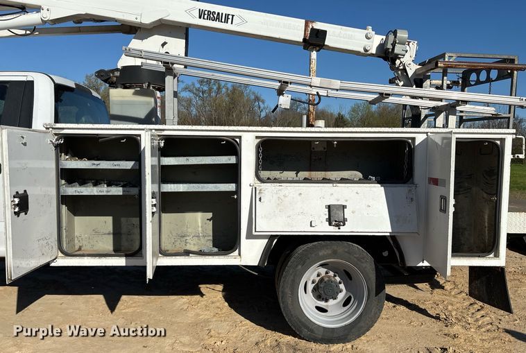 image for item OB9534 2017 Ford F550 bucket truck
