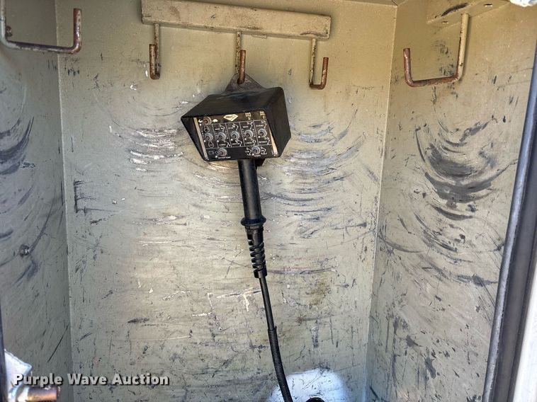 image for item OB9534 2017 Ford F550 bucket truck