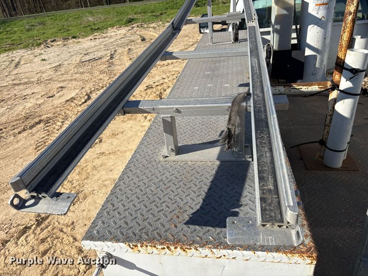 image for item OB9534 2017 Ford F550 bucket truck