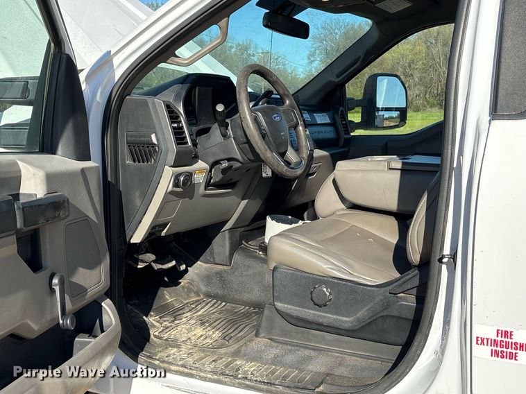 image for item OB9534 2017 Ford F550 bucket truck